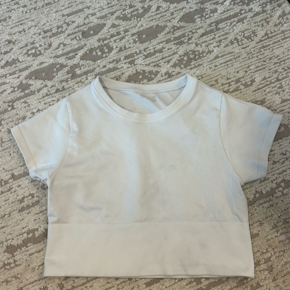 Aerie sidewalk top white